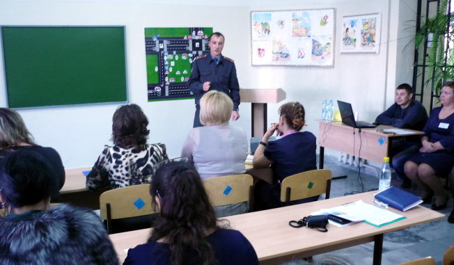 ГИБДД Верхотурья и педагоги СОШ №3 провели семинар по безопасности дорожного движения